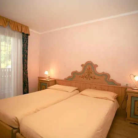 Casa Maurivan Ξενοδοχείο με διαμερίσματα Canazei